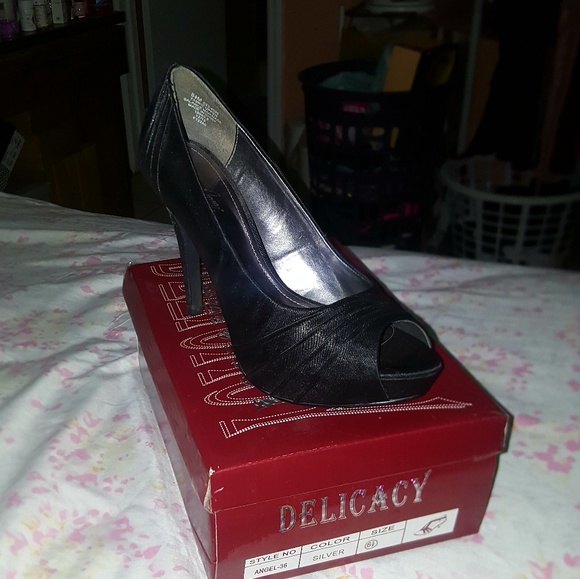 Heels - Picture 7 of 7